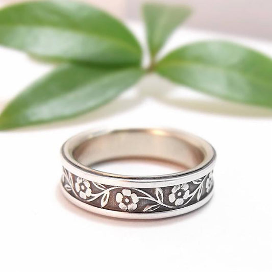 Personalized Antique Flower Men And Women Ring Set