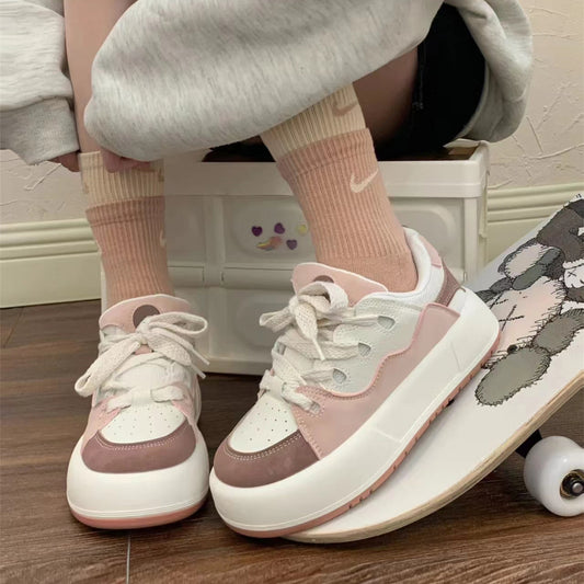 stylish everyday women sneakers