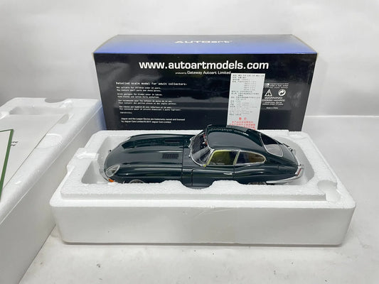 AUTOART 1/18 Jaguar E-Type Coupe 1961 Car Model