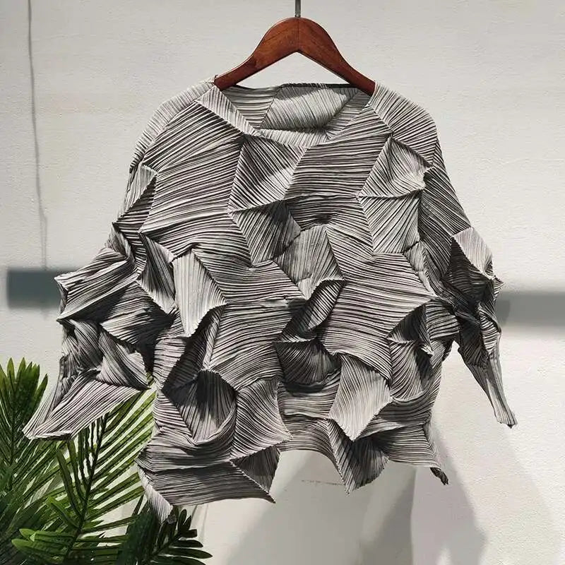 GVUW Elegant Diamond Pleated T-shirt Women Summer Fashion Three Quarter Sleeve O-neck Pullover Female Loose Clothing 17D585