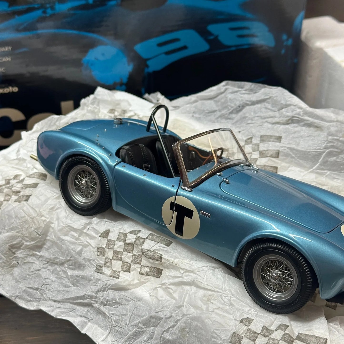 Exoto 1:18 AC Cobra Shelby 260 1962 Simulation Limited Edition All Open Alloy Metal Static Car Model Toy Gift