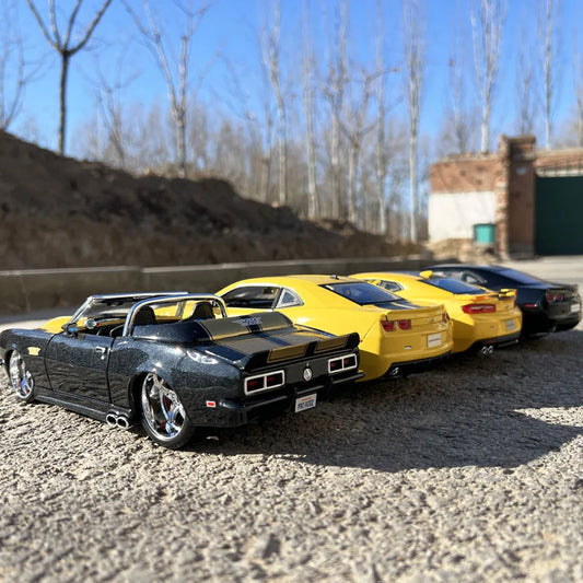 GM Chevrolet 1:18 Camaro 1968-2016 Diecast Model for Collections Display and Gift