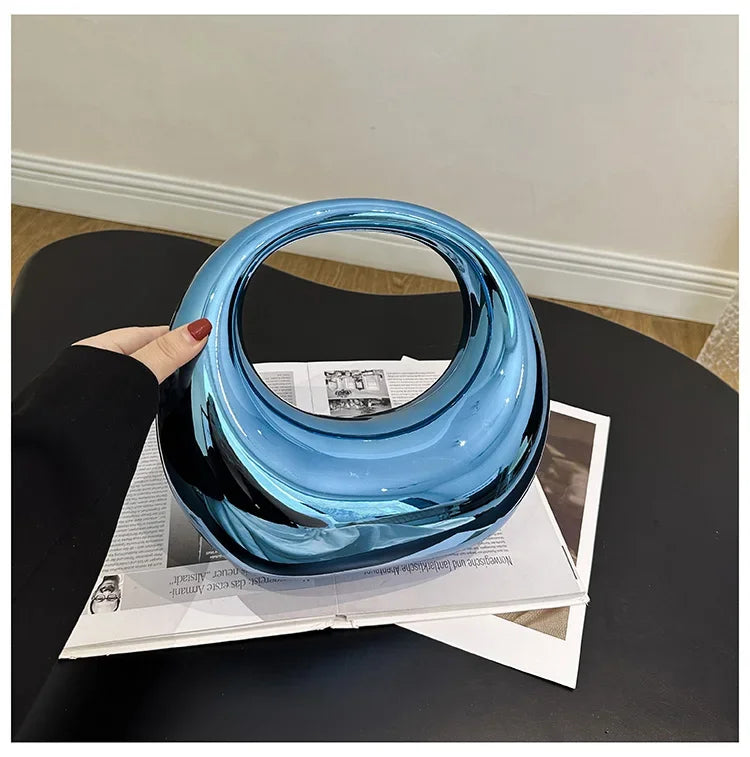 Hot Selling Creative Design Women's Top-Handle Bag PVC Metallic Luster Half Moon Banquet Women's Bag 2026 New Luxury Handbag