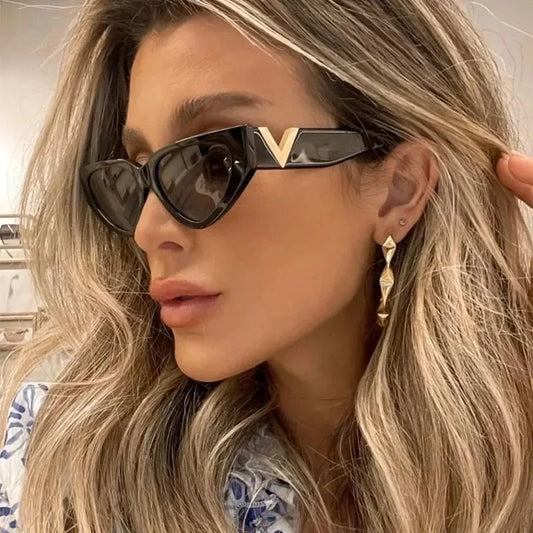INS Cat Eye Sunglasses Women 2026 Fashion Triangle Vintage Sun Glasses Female Brand Designer Retro Glasses Shades Oculos De Sol