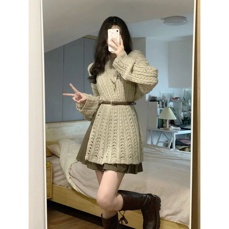 Hollow Out Sweater Pleated Skirt Suit