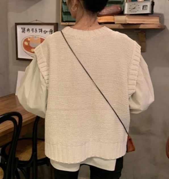 Knitted sweater vest