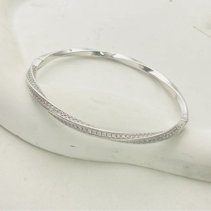 Affordable Luxury Fashion Half Circle Full Diamond Mobius Bracelet