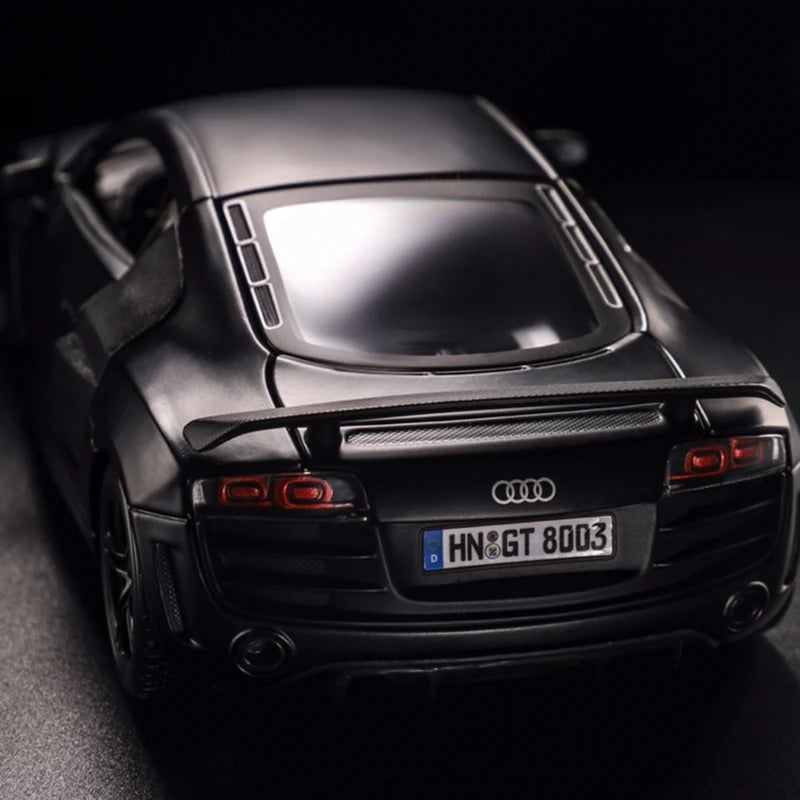 Maisto 1:18 Audi R8 Alloy Retro Car Model Classic Car Model Car Decoration Collection gift