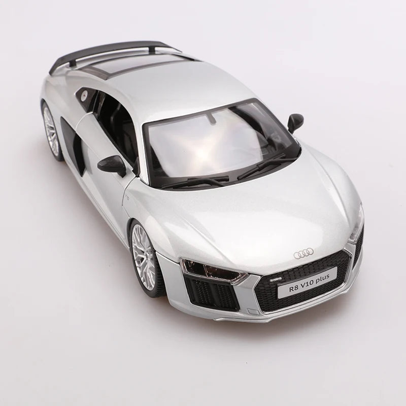 Maisto 1:18 Audi R8 Alloy Retro Car Model Classic Car Model Car Decoration Collection gift