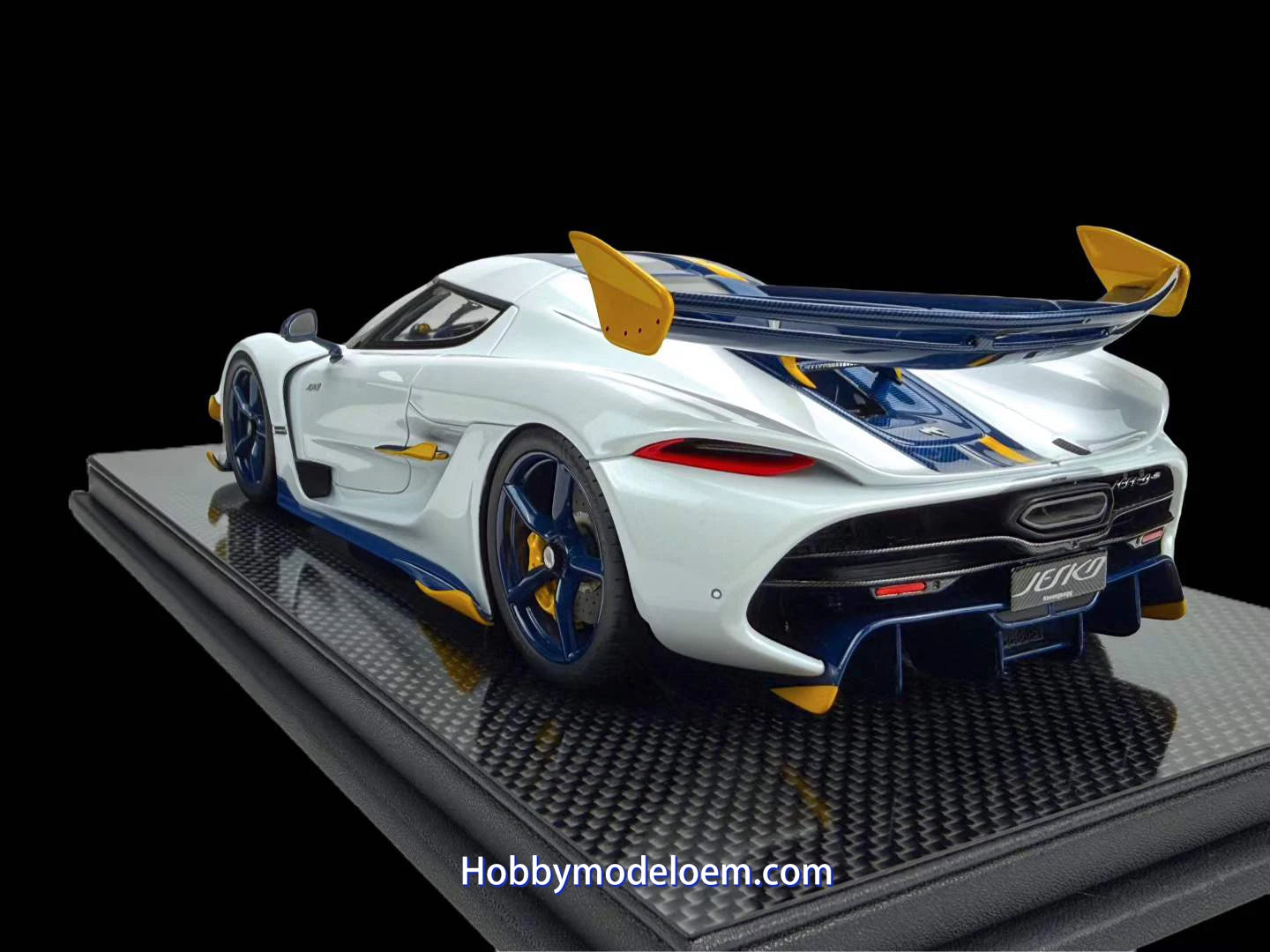 Frontiart New Release 1：18 Koenigsegg Jesko Crystal White Resin Model Car