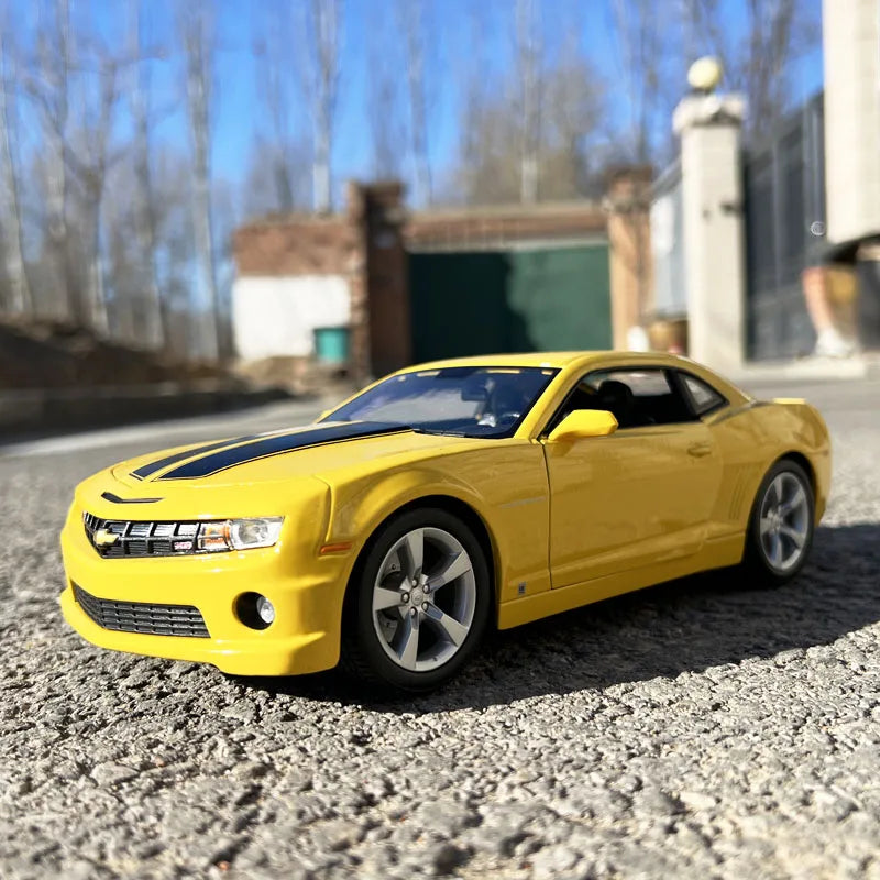 GM Chevrolet 1:18 Camaro 1968-2016 Diecast Model for Collections Display and Gift