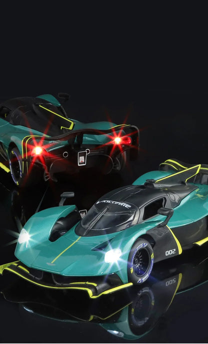Aston Martin Valkyrie AMR PRO 1:24 Alloy Car Model Sound and Light Pull Back Toy Collectibles Gift