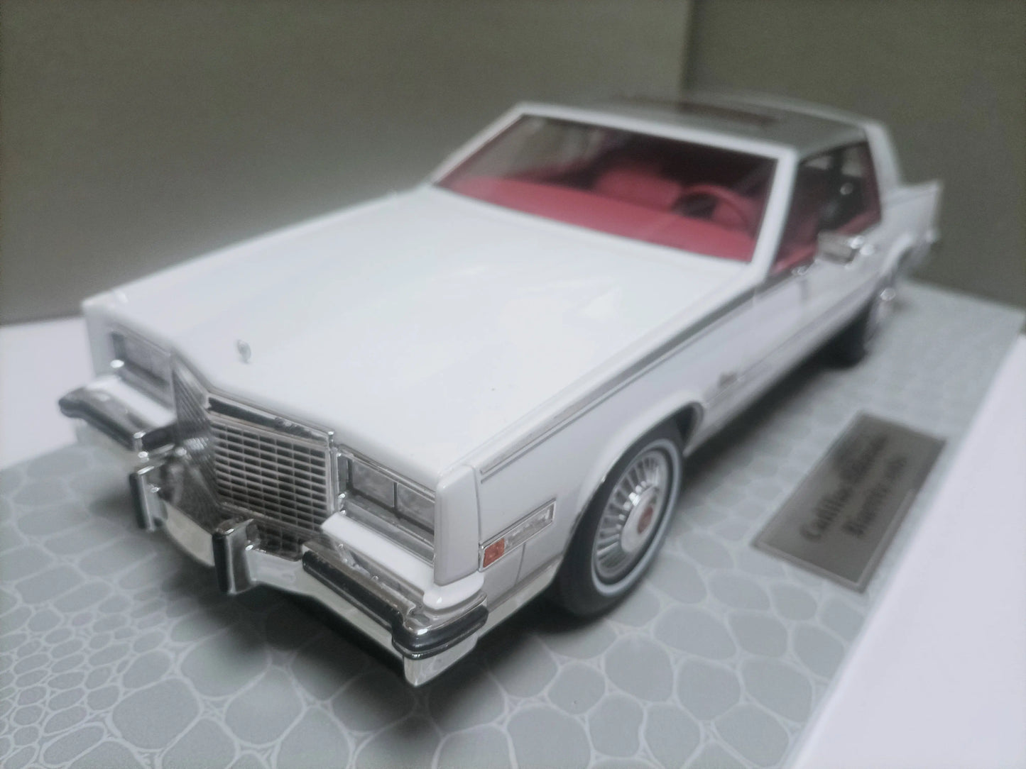 AMC 1:18 Eldorado Biarritz 1980 Simulation Limited Edition Resin Metal Static Car Model Toy Gift