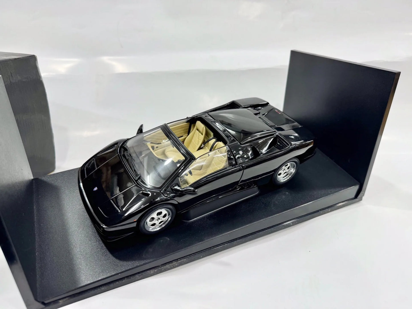 Autoart 1:18 Diablo VT Black Simulation Limited Edition All Open Alloy Metal Static Car Model Toy Gift