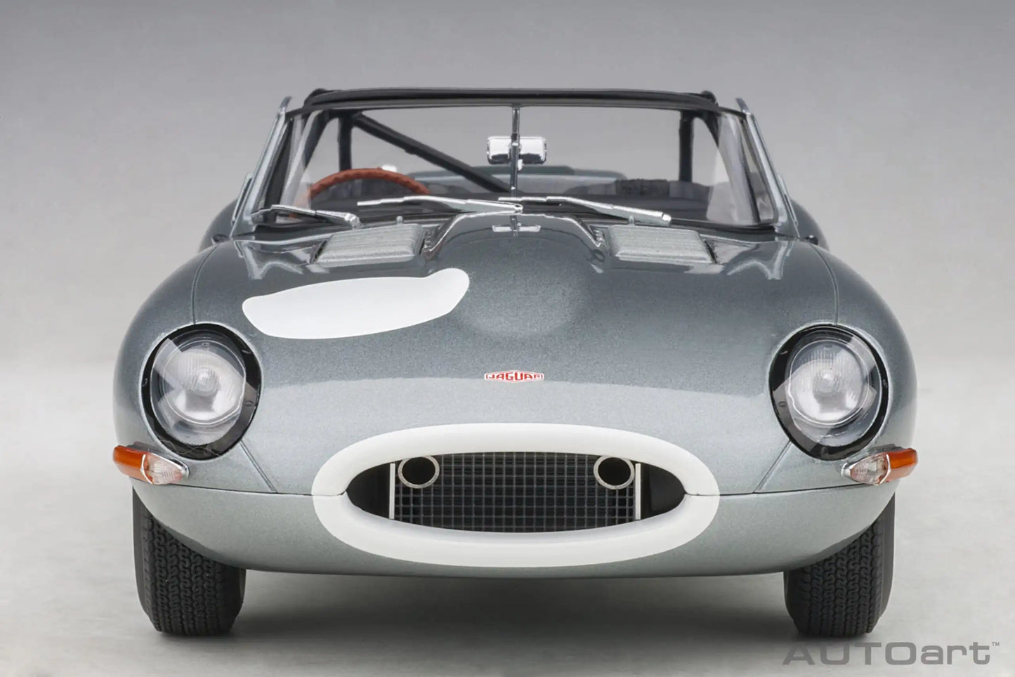 AUTOART  1:18  Jaguar Lightweight E-Type  Car model  Send to a friend Holiday gift Model collection