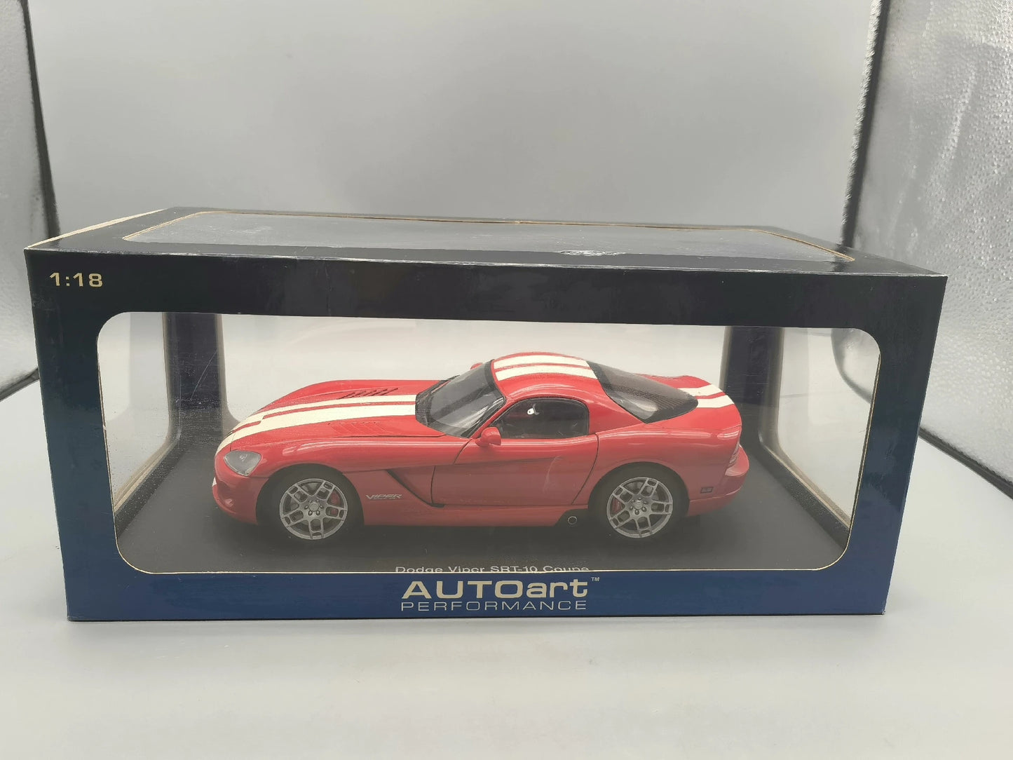 Autoart 1:18 VIPER SRT-10 COUPE 2006 Red/Black Simulation Limited Edition All Open Alloy Metal Static Car Model Toy Gift
