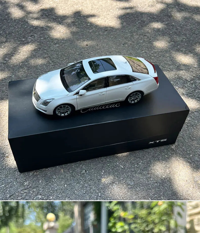 Cadillac XTS Car Model,1:18  2014 Diecast Model for Collections Display and Gift