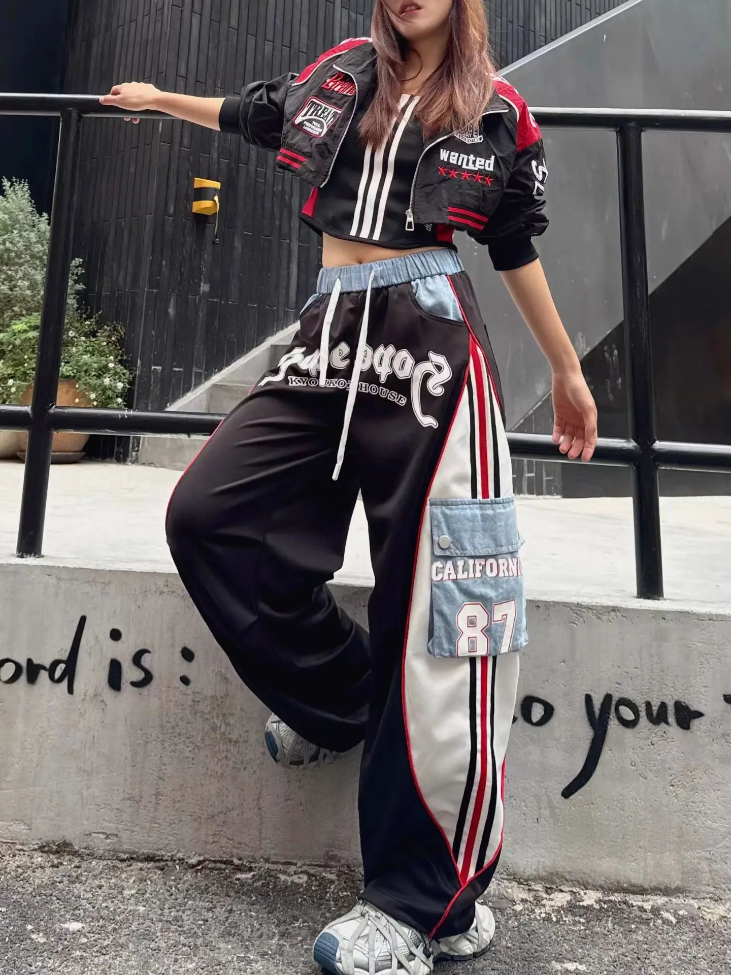European Style Casual Pants for Women 2026 Spring Summer New Large Pocket Letter Print Embroidery Patchwork Denim Trousers Trendy