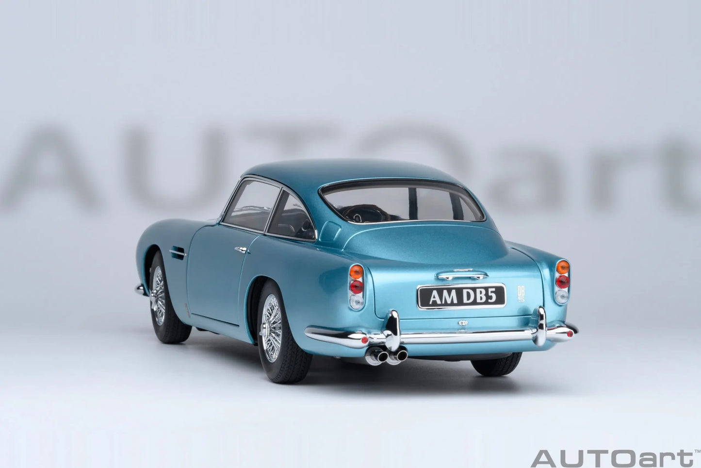 Autoart 1/18 ASTON MARTIN DB5  ABS 007/Goldfinger Bond , door full open sports car model static decoration collection