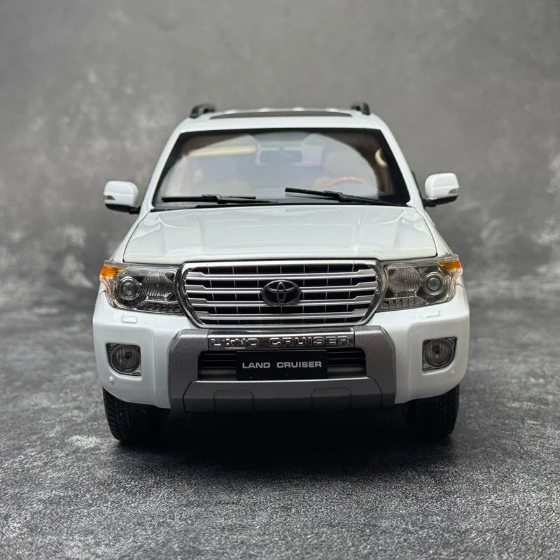Car diecast model 1/18 LAND CRUISER 200 Green model static display holiday gift collection