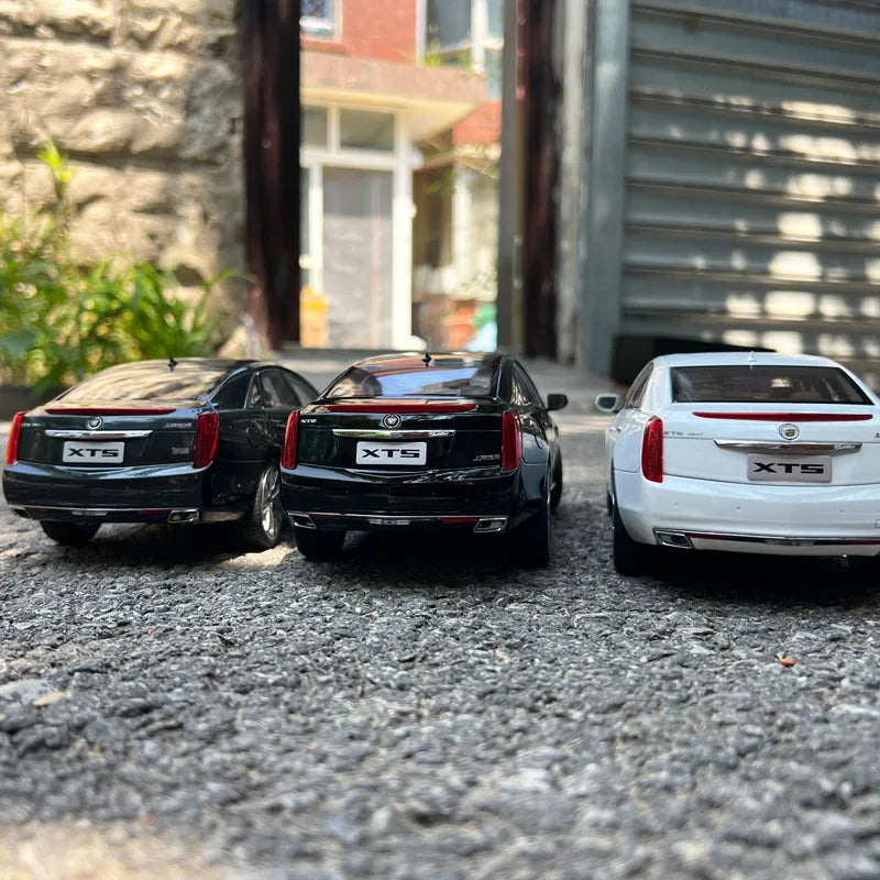Cadillac XTS Car Model,1:18  2014 Diecast Model for Collections Display and Gift