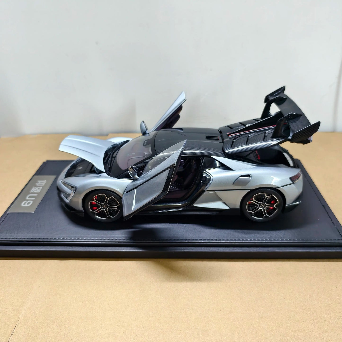 BYD YANGWANG U9 1:18 Official Alloy Car Model High-End Sport Coupe Collectible Vehicle Model For Enthusiasts