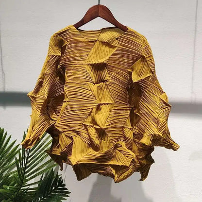 GVUW Elegant Diamond Pleated T-shirt Women Summer Fashion Three Quarter Sleeve O-neck Pullover Female Loose Clothing 17D585