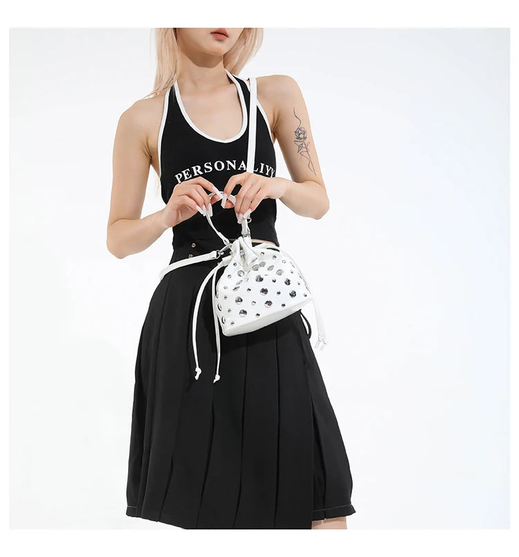 New Solid PU Bucket Design Personality Retro Shoulder & Crossbody Bags 2026 Fashion Exquisite Rivets Stylish Handbags for Women