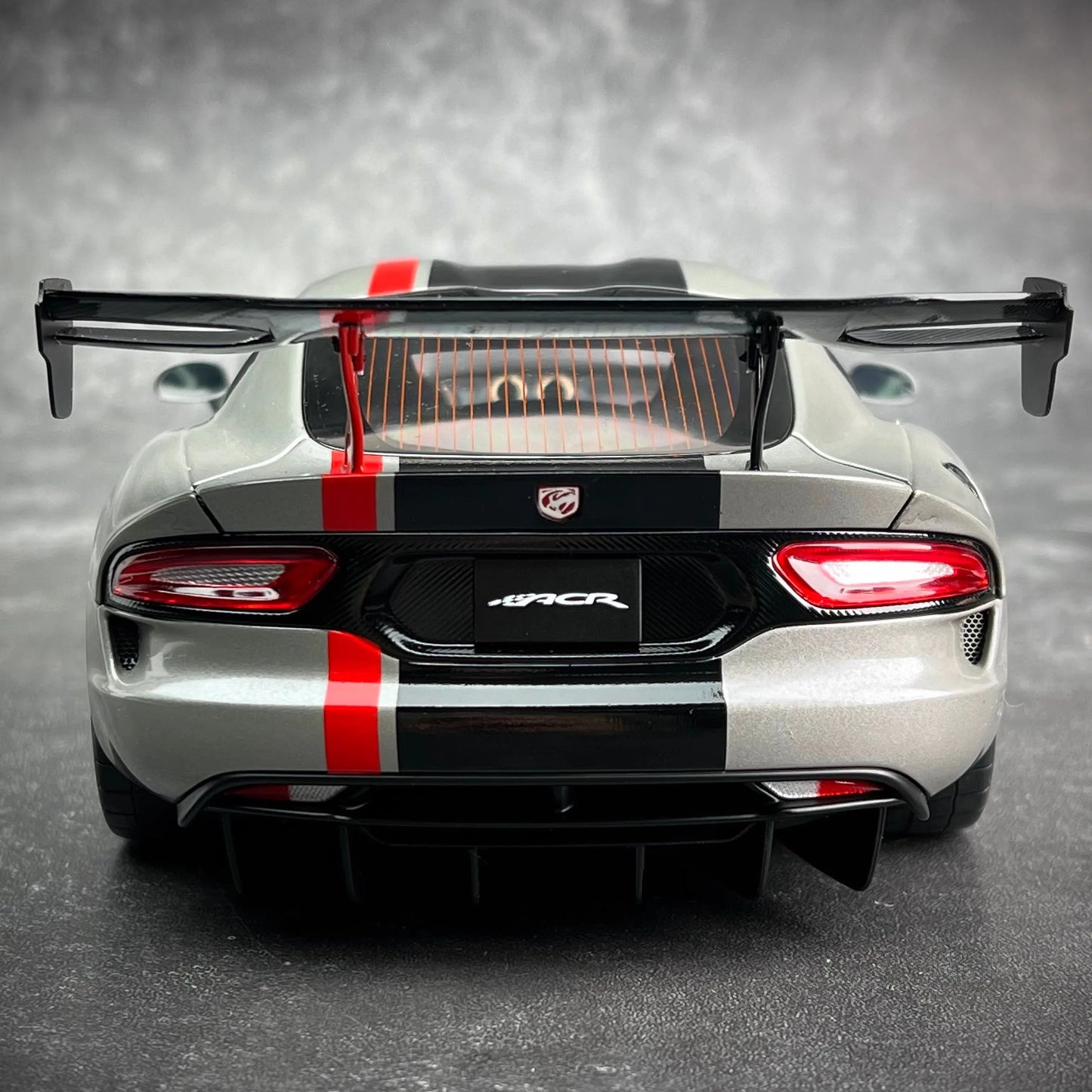 AUTOART New 1/18 scale DODGE VIPER ACR 2017 car model Static display Collection Holiday gift