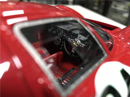 Top 1:18 Scale 330P4 1967 Sports Car Simulation Resin Car Model Toy Adult Fans Collection Gift Display Souvenir