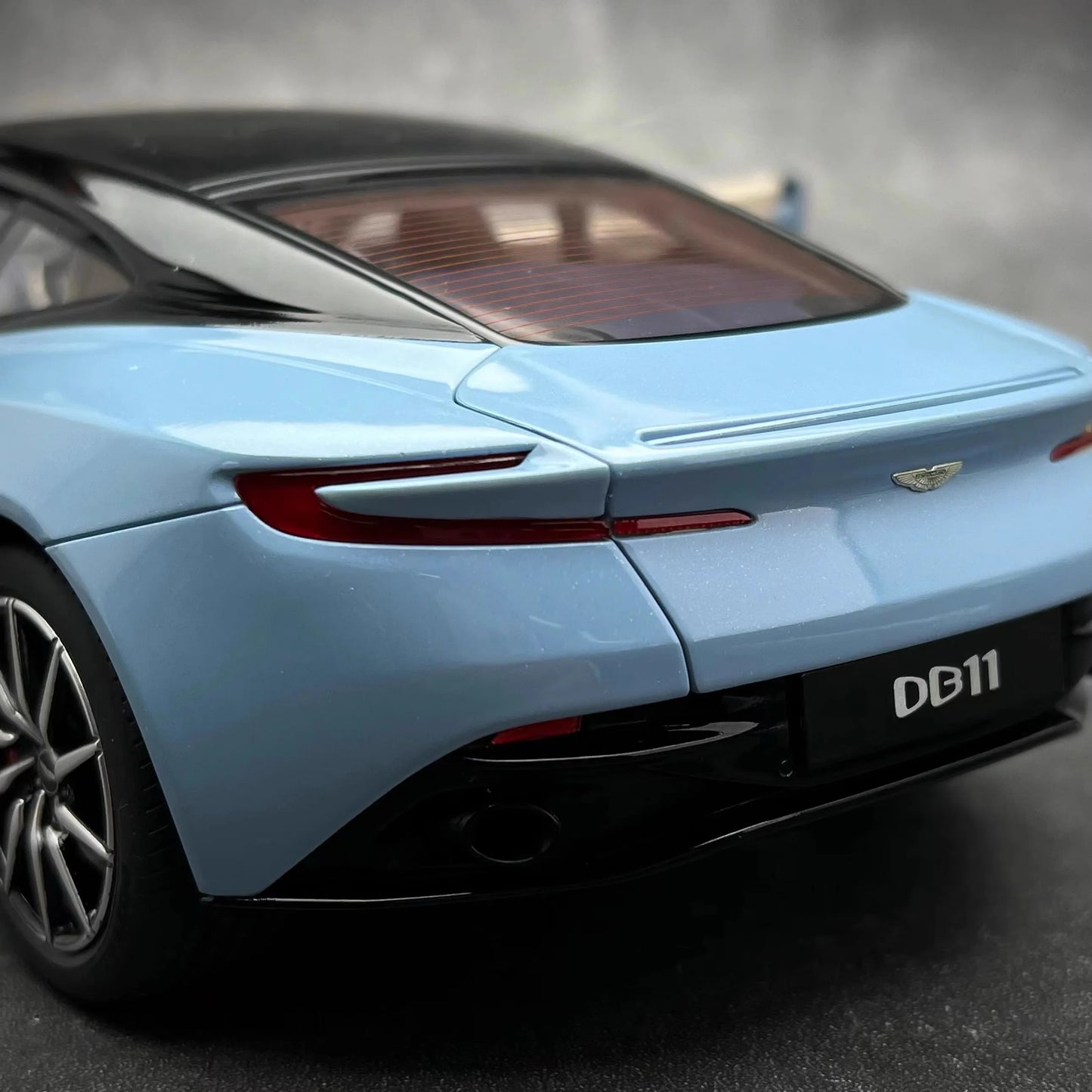 AUTOART New model 1/18 scale Aston Martin DB11  Sports car model Static display Collection Holiday gift