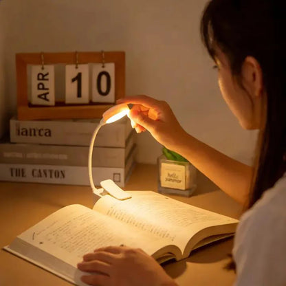 Runto LED Clip On Book Light Portable Reading Light Battery Powered 3 Color Eye Protection Stepless Dimmable Mini Desk Lamp