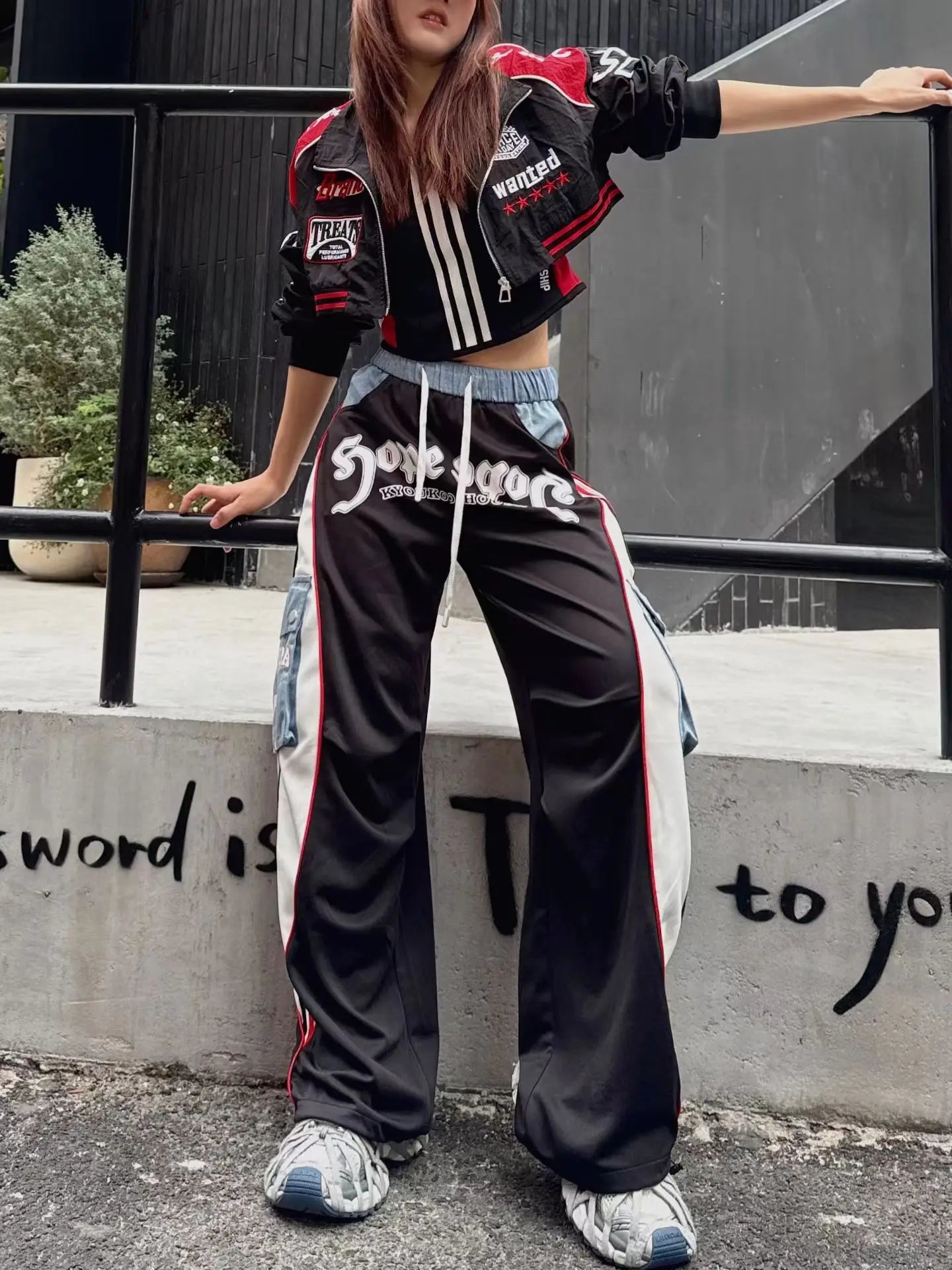 European Style Casual Pants for Women 2026 Spring Summer New Large Pocket Letter Print Embroidery Patchwork Denim Trousers Trendy
