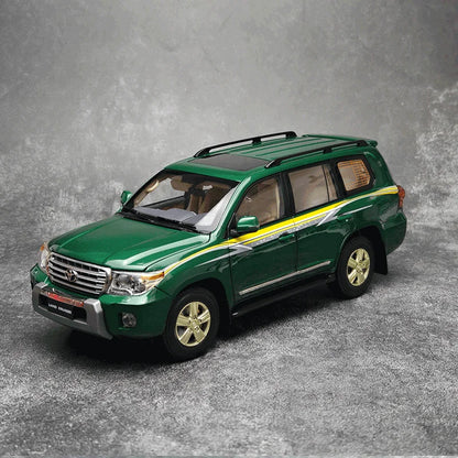 Car diecast model 1/18 LAND CRUISER 200 Green model static display holiday gift collection