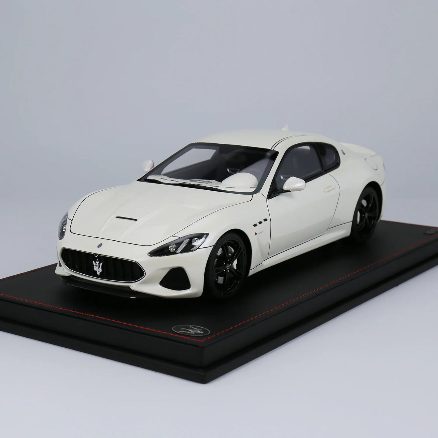 Maserati  1:18 GranTurismo MC resin model