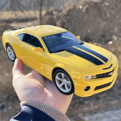GM Chevrolet 1:18 Camaro 1968-2016 Diecast Model for Collections Display and Gift