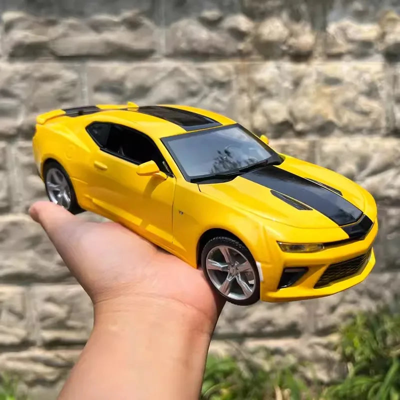 GM Chevrolet 1:18 Camaro 1968-2016 Diecast Model for Collections Display and Gift