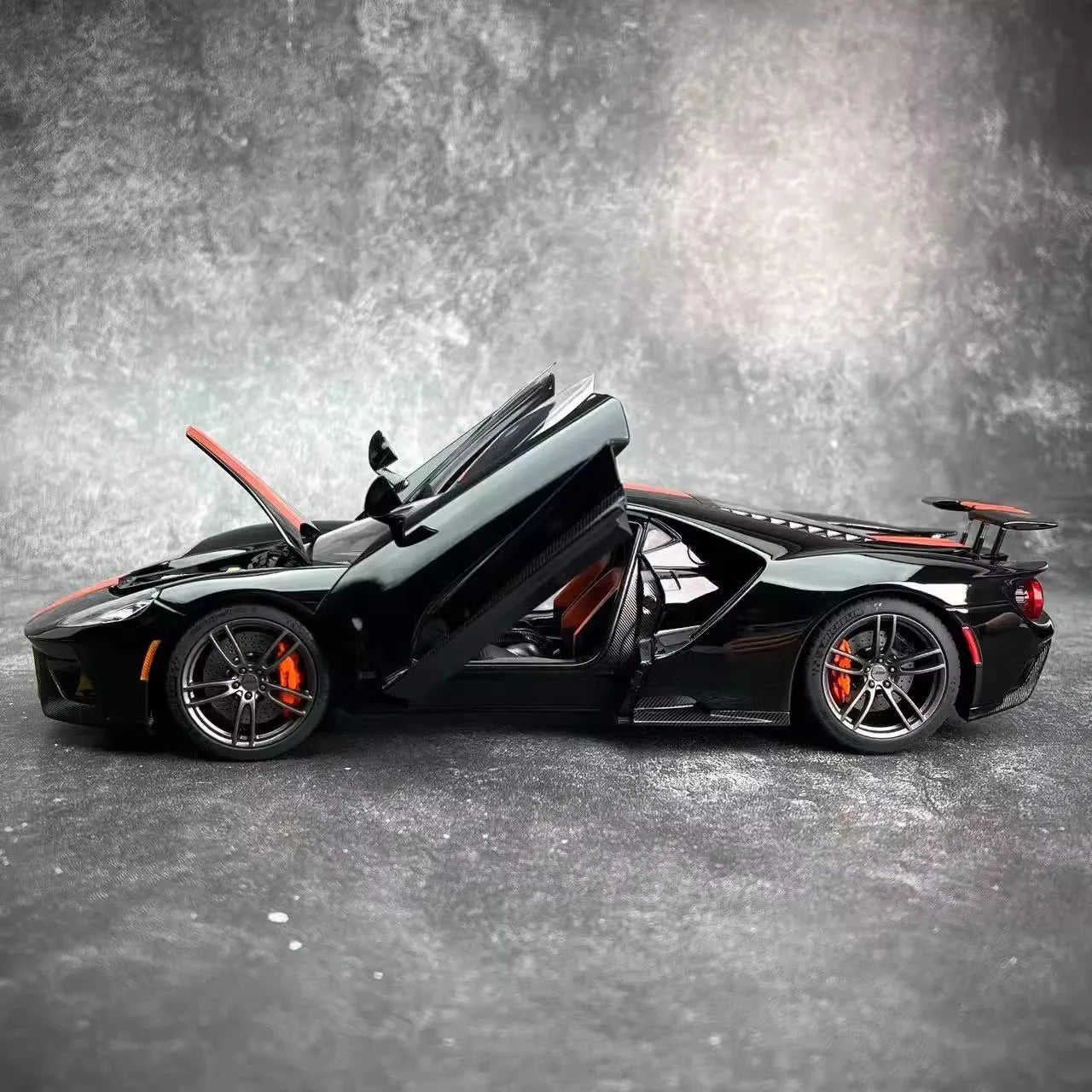 AUTOART 1:18 scale Ford GT ABS material Full Open car model Static Display Holiday gift collection Sports car model