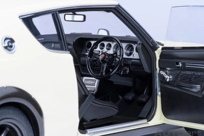 NISSAN SKYLINE 2000 GT-R (KPGC110) TUNED VERSION RS WATANABE WHEEL AUTOart 1/18 Static display model gift collection