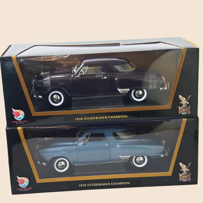 1:18 Scale Diecast Alloy Model 1950 Studebaker Champion Vintage Car with Opening Doors Collection Display Toy for Car Fans