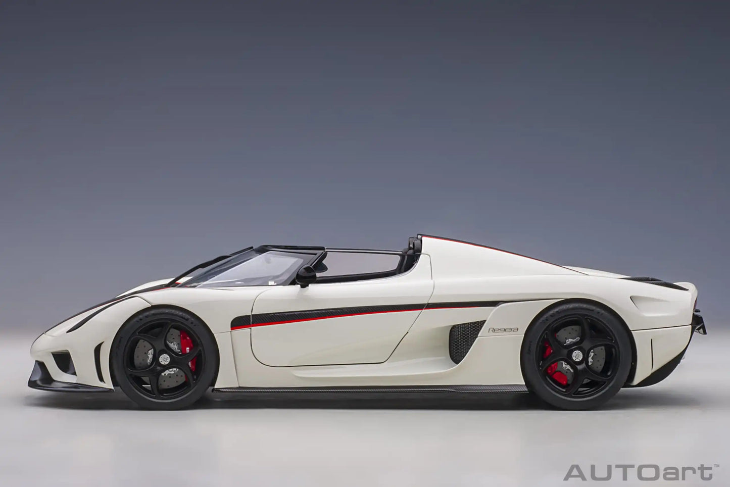 AUTOart model 1/18 Scale New  Koenigsegg Regera car model Static Decorative Items Holiday Gift Collection