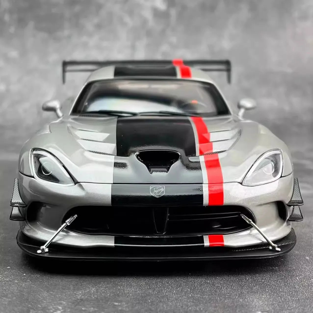 AUTOART New 1/18 scale DODGE VIPER ACR 2017 car model Static display Collection Holiday gift