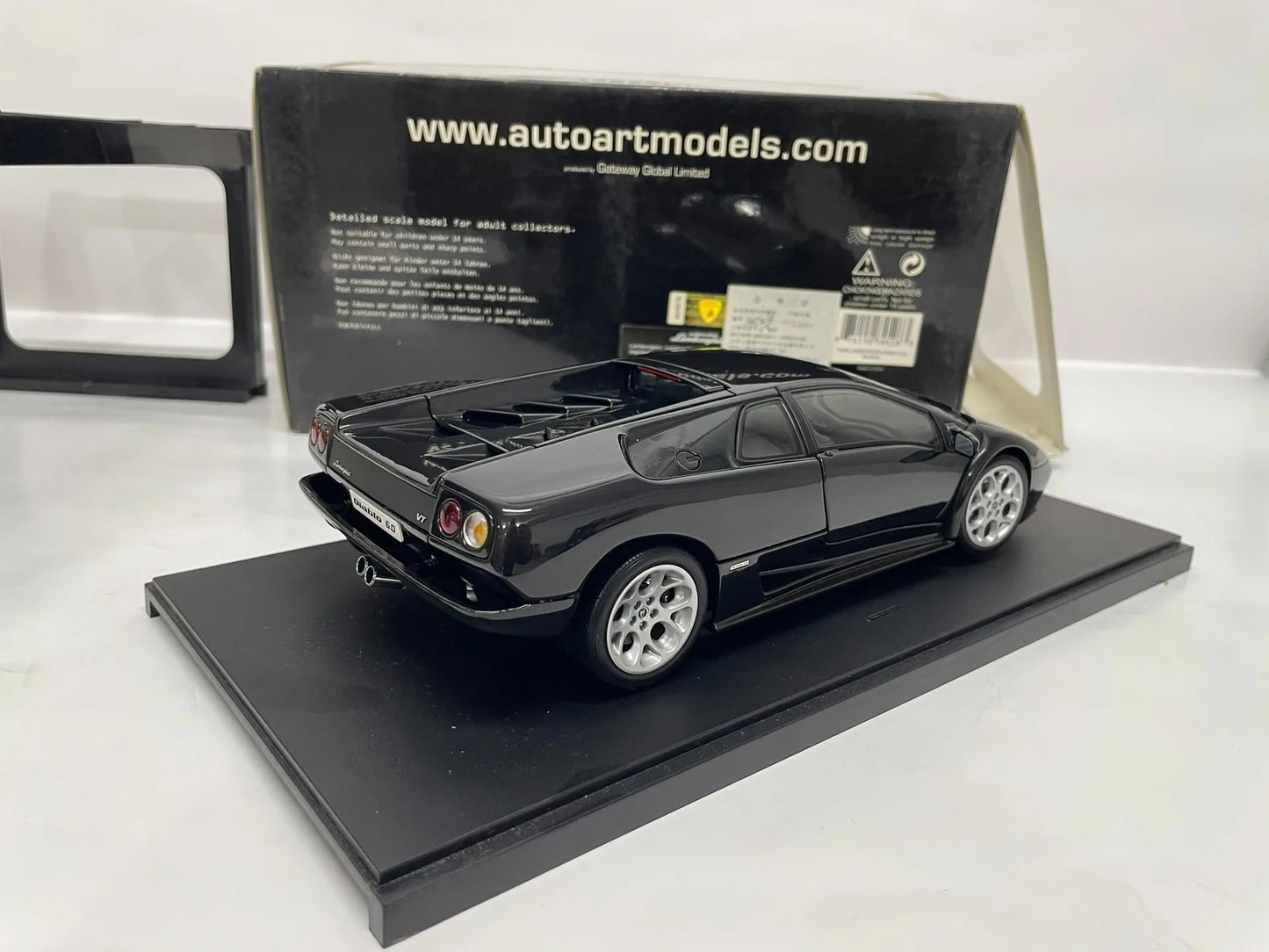 Autoart 1:18 Diablo Black Simulation Limited Edition All Open Alloy Metal Static Car Model Toy Gift