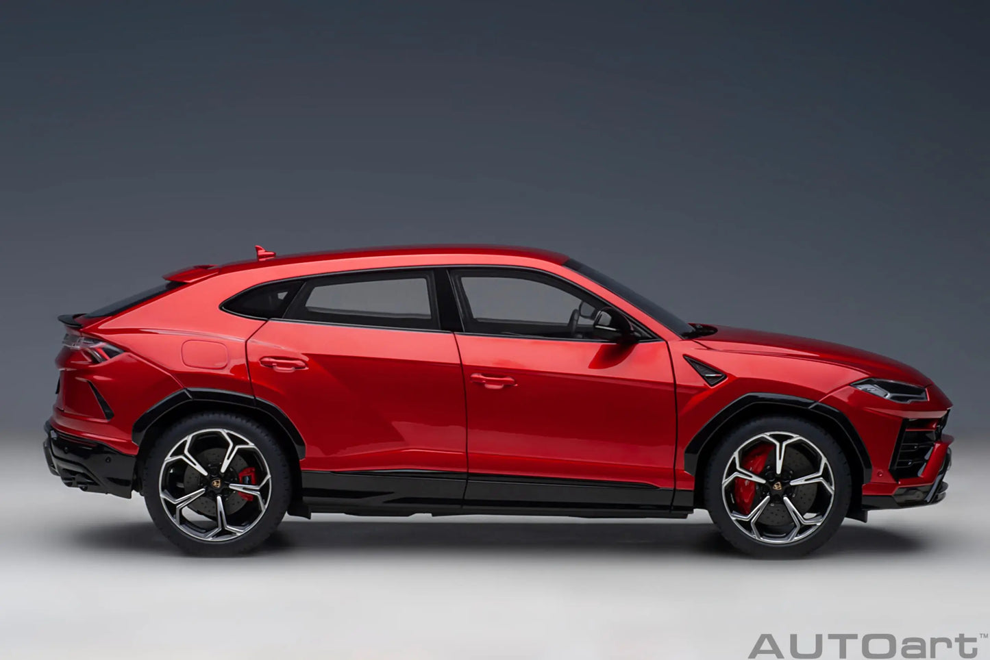 AUTOART New model 1/18 scale LAMBORGHINI URUS   car model Static display Collection Holiday gift