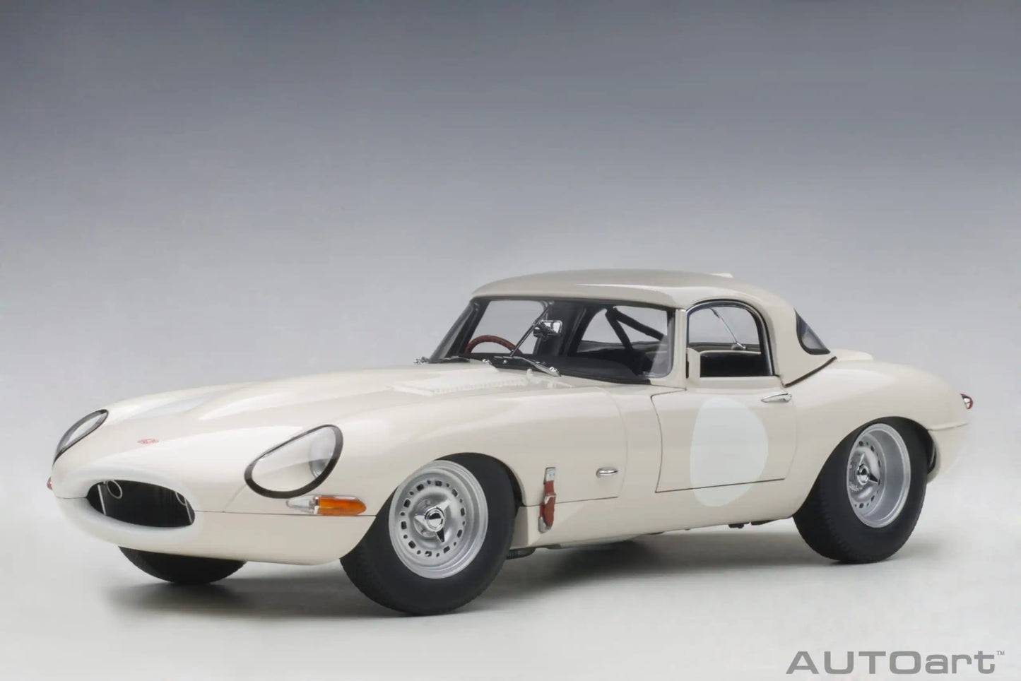 AUTOART  1:18  Jaguar Lightweight E-Type  Car model  Send to a friend Holiday gift Model collection
