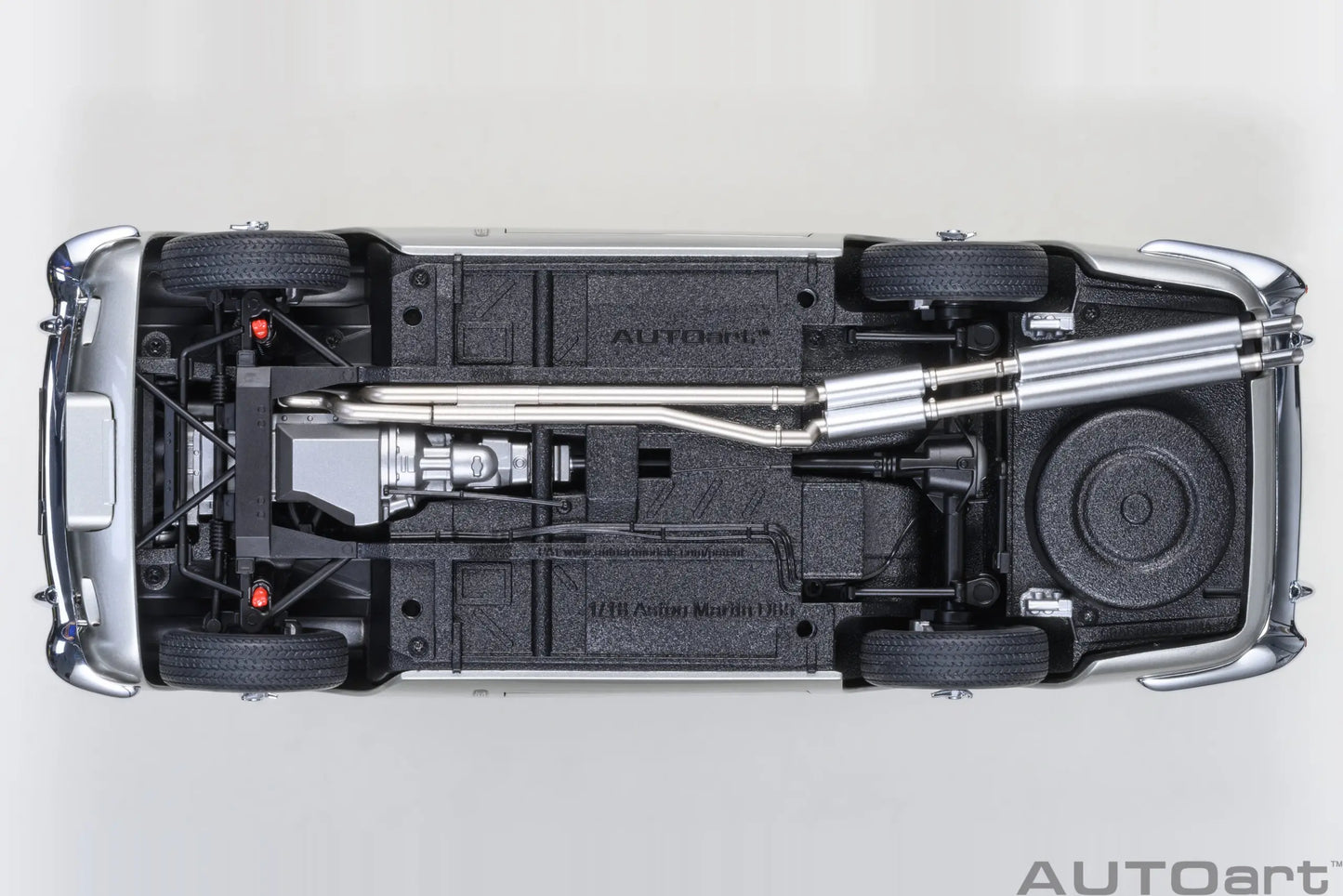 Autoart 1/18 ASTON MARTIN DB5  ABS 007/Goldfinger Bond , door full open sports car model static decoration collection