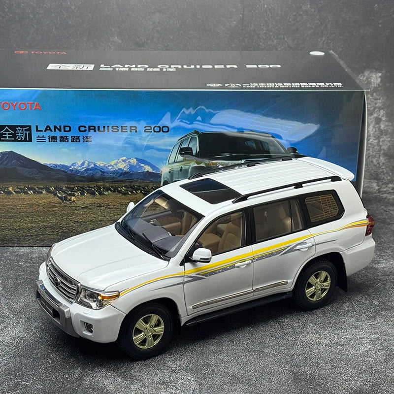 Car diecast model 1/18 LAND CRUISER 200 Green model static display holiday gift collection
