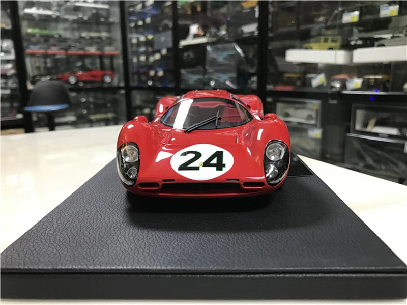 Top 1:18 Scale 330P4 1967 Sports Car Simulation Resin Car Model Toy Adult Fans Collection Gift Display Souvenir