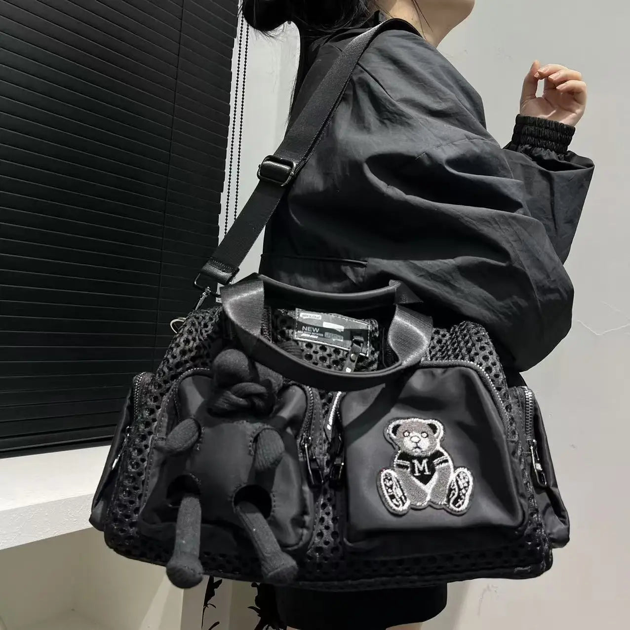 Ladies' fashionable mesh splicing casual handbag with multiple pockets, teddy bear doll, single shoulder diagonal cross bag