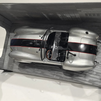 Diecast SOLIDO 1/18 Scale SHELBY COBRA 427 MKII 1965 M6 Alloy Car Model